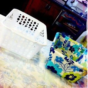 Dollar Store Bins made over with fabric. Love this idea and will be making these in the future. Dollar Store Bins, Fabric Organizer, Cute Fabric, Crafty Craft, Crafty Diy, Craft Time, Diy Fabric, Diy Projects To Try, Cute Crafts