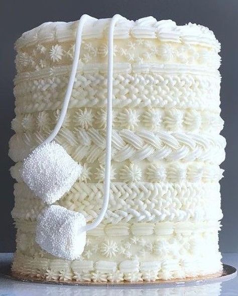 No photo description available. Winter Torte, Patisserie Fine, Vanilla Bean Cakes, Decoration Patisserie, Winter Cake, Incredible Edibles, Gingerbread Cake, Holiday Cakes, Birthday Cake Decorating