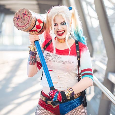 Oh my gosh I am so in love with this shot by @digiwax 😱 I met Christian at PAX and his photography and editing skills are beyond amazing! 😍… Female Dc Characters, Laura Gilbert, Flying Home, Dc Cosplay, Harley Quinn Costume, Harley Quinn Cosplay, Editing Skills, Get Back To Work, Jet Lag