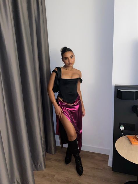 Corset With Silk Skirt, Corset And Long Skirt Outfit, Corset Outfit Club, Birthday Outfit Corset, Long Silk Skirt Outfit, Long Boots With Heels, Silk Skirt Outfit, Outfit Corset, High Heel Boots Outfit