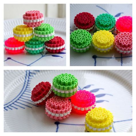 macarons-perles-a-repasser-hama-dinette Hama Beads 3d, Hamma Beads Ideas, Easy Perler Bead Patterns, Melty Bead Patterns, Easy Perler Beads Ideas, 3d Perler Bead, Fuse Bead Patterns, Art Perle, Hama Beads Design