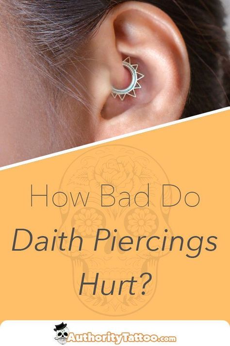 This article explains everything you need to know about daith piercing pain, including how much each part of the process is going to hurt. Jewelry Daith, Piercing Facial, Daith Ear Piercing, Small Diamond Stud Earrings, Modern Pearl Earrings, Piercing Daith, Double Ear Piercings, Daith Piercing Jewelry, Organic Earrings