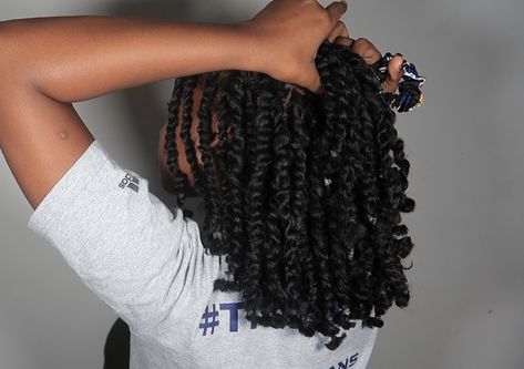 Hairstyles For Mini Passion Twists, Mini Passion Twist Tutorial, Styling Mini Passion Twist, Mini Passion Twists Short, Mini Passion Twists Hairstyle Tutorial, Ways To Style Short Passion Twists, Short Passion Twists Hairstyle, Short Passion Twists, Mini Passion Twists