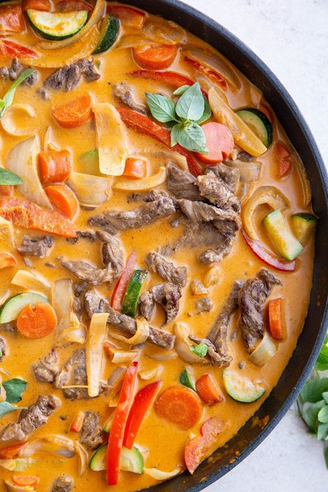 Free Healthy Meal Plans, Thai Beef Curry, Ground Turkey Soup, Beef Curry Recipe, Panang Curry, Coconut Curry Sauce, Thai Beef, Easy Steak, Healthy Muffin Recipes