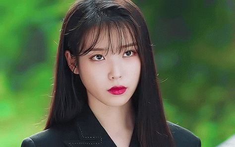 Jasper Twilight, Bank Interior Design, Iu Gif, Lee Ji Eun, Iu Hair, Drama Gif, Aesthetic Gif, True Beauty, Face Claims