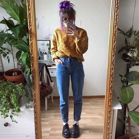 ootd: 🌻 Doc Martens Outfit, Outfit Plan, Outfit Goals, Grunge Fashion, Grunge Outfits, Autumn Winter Fashion, Mom Jeans, Winter Fashion, Cool Outfits