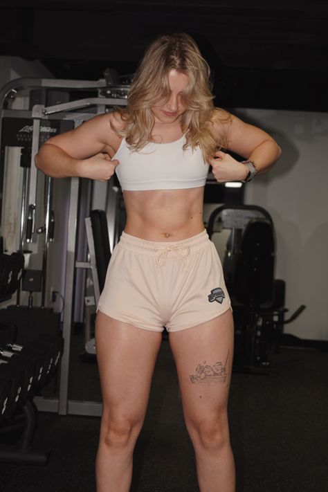 in the gym, workout fits, gym fits, gym fits for women, gym shorts, gym shorts for women, fitspo, gym fitspo, workout tee, workout shorts Basic Gym Shorts, Spandex Shorts Outfit Gym, Gym Shorts Outfit Women, Baddie Gym Outfit, Shorts Gym Outfit, Gym Shorts For Women, Fits For Women, Gym Shorts Outfit, Improve Your Style