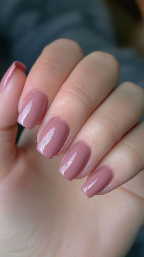 22 Early Fall Nail Colors You’ll Love: Perfect for Any Skin Tone | Lookosm Rose Colored Nails Dusty, Dusty Rose Nail Polish, Dusty Rose Nail Color, Soft Fall Nails, Subtle Nail Ideas, Old Rose Nails, Dusty Rose Nails Acrylic, Fall Pink Nails Shades, Dusty Rose Nails