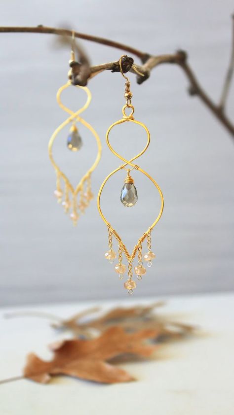 Wire Chandelier Earrings, Chandelier Earrings Diy, Diamond Pearl Ring, Diy Metal Jewelry, Wire Wrapped Stone Jewelry, Wire Wrapped Jewelry Diy, Diy Jewelry Inspiration, Jewelry Showcase, Wire Jewelry Designs