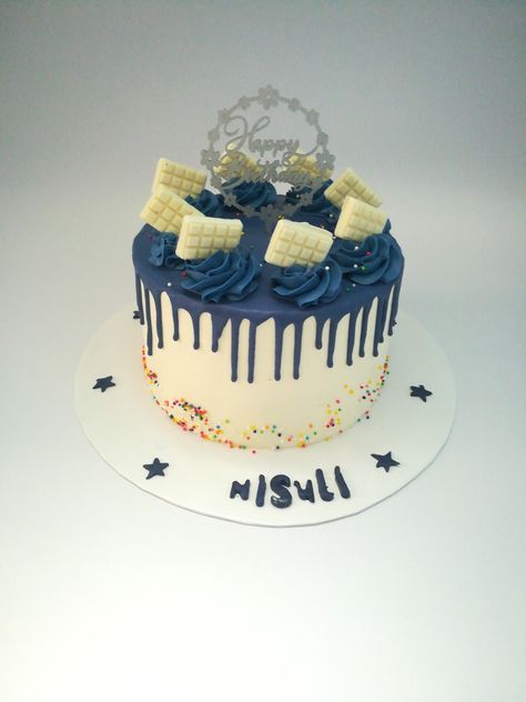 Blue Drip Cake, Blue Drip, Cake White, Cream Cakes, Blue Cakes, Chocolate Drip, Cake Decorating Designs, Drip Cake, Cakes For Men