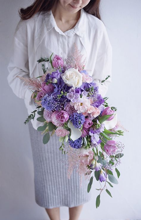 Purple Cascade Bouquet, Purple Cascading Bouquet, Waterfall Bouquet Wedding, Violet Wedding Bouquet, Dreamy Bouquet, Violet Bouquet, Trailing Bouquet, Lilac Wedding Bouquet, Purple Bouquets