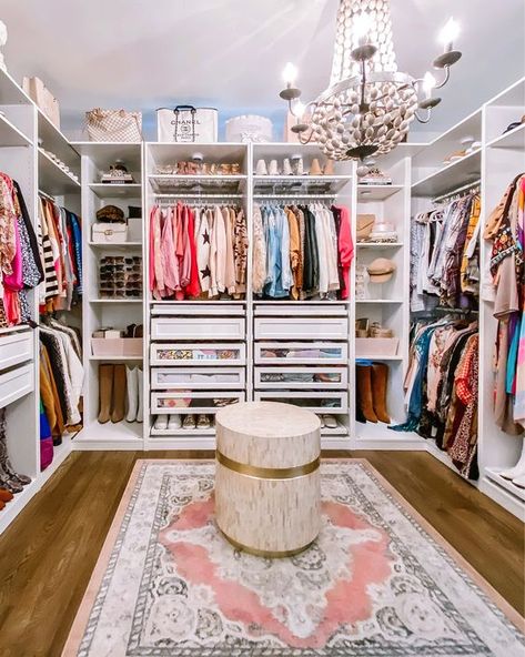 Tiffany Room, Organized Closet, Dream Closet Design, Closet Renovation, Closet Layout, Closet Room, Closet Decor, Dream Closets, غرفة ملابس