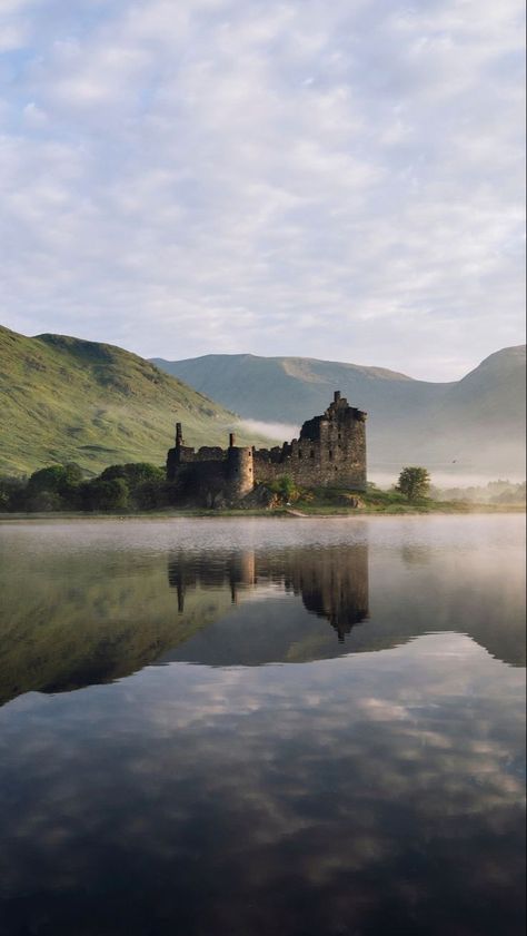 Nature Phone Wallpaper, Scottish Aesthetic, Scotland Wallpaper, Scotland Aesthetic, Eilean Donan Castle, Scotland Landscape, Eilean Donan, Castle Scotland, Castle Aesthetic