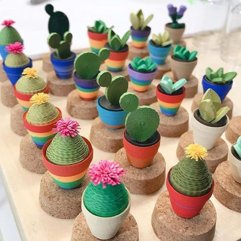 Quilling Plants 3d, Quilling Succulent Plants, Paper Quilling Plants, Paper Quilling Mushroom, Quilled Succulents, Quilling Succulents, Quilling 3d Miniatures, Quilled Cactus, Paper Quilling Designs Creative