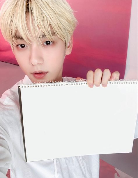 Txt Funny, Funny Boyfriend, Blank Sign, Justin Bieber Pictures, Choi Soobin, Txt Soobin, Sticker Template, Blue Bunny, Boyfriend Humor