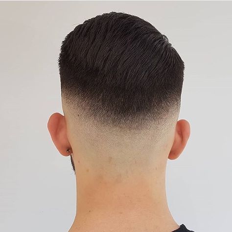 Razor fade Types Of Fades, Types Of Fade Haircut, Fade Men, Razor Fade, Fade Haircuts, Bald Fade, Fade Haircut, Up Hairstyles, Hair Cuts