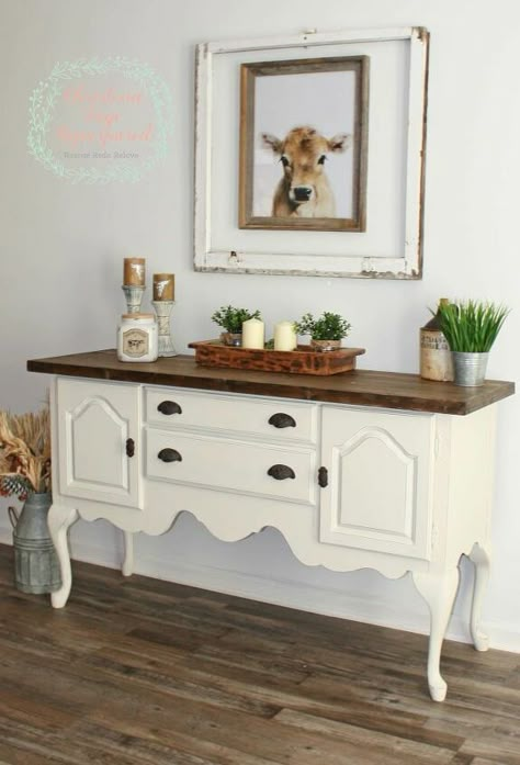 Farmhouse Decor Trends, Decoration Buffet, Buffet Makeover, Old Wood Floors, Farmhouse Trends, Buffet Decor, Vintage Buffet, Modern Buffet, Kitchen Farmhouse