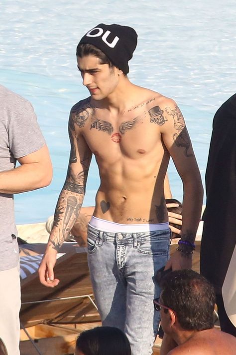 Zayn Malik Body, Zayn Malik Shirtless, Diggy Simmons, Zayn Malik Photos, Kid Ink, Zayn Malik Pics, One Direction Pictures, Cute Celebrity Guys, Zayn Malik