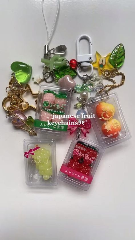 Cincin Diy, Japanese Fruit, Fruit Keychain, Cute Keychains, Cool Keychains, Bead Charms Diy, Jewelry Accessories Ideas, Mini Things, Amazing Ideas