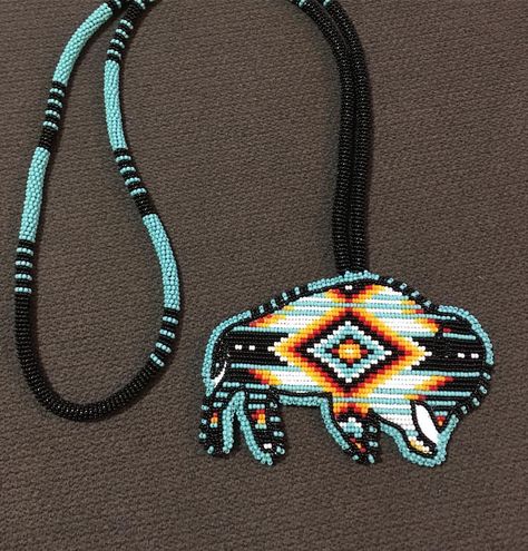 Beaded Buffalo, Beaded Medallion, Indian Beadwork, Native American Beadwork Patterns, Beaded Items, Native Beading Patterns, Beaded Earrings Native, Beadwork Designs, Beadwork Necklace