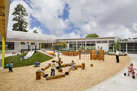 LHLA Earl Boyles Elementary School Playrgound Playground Garden, Elementary School Playground, Forest Kindergarten, Kindergarten Interior, Kindergarten Projects, Patio Grande, School Wall Art, Elementary Classroom Decor, Courtyard Design