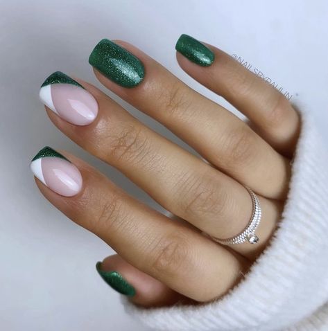 Pretty Fingernails, Random Decor, Green Nail Designs, Heart Nail, Nagel Tips, Christmas Gel Nails, Her Nails, Casual Nails, Cute Gel Nails