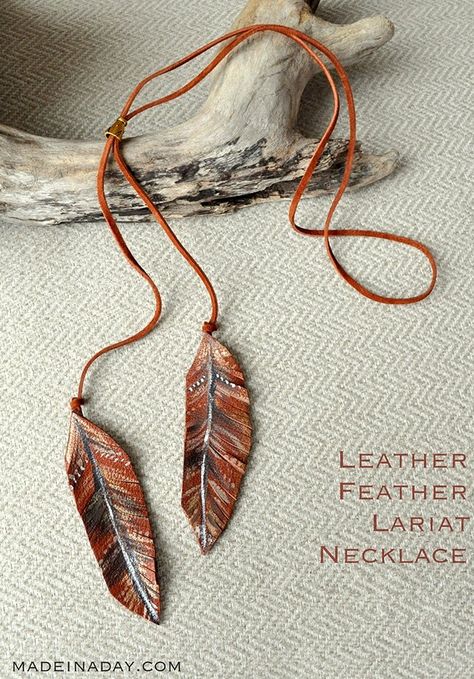 DIY Leather Feather Lariat Necklace Free Printable Feather Guide, learn to make a simple leather lariat painted necklace, feather necklace #feather #necklace #lariat #leather #jewelry Leather Jewelry Diy, Easy Jewelry, Diy Jewelry Necklace, Feather Necklace, Easy Diy Jewelry, Homemade Jewelry, Painting Leather, Feather Necklaces, Diy Schmuck