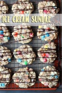 Ice Cream Sundae Cookies - Cookies and Cups Sundae Cookies, Chunky Dunk, Cookies Jar, Cookies And Cups, Drop Cookies, Ice Cream Sundae, Yummy Sweets, Easy Cookies, Perfect Desserts