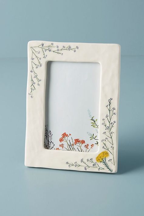 Painted Photo Frames, Ceramic Frame, Painted Picture Frames, Hand Painted Frames, Ceramic Framed, Diy Picture Frames, Pottery Painting, Diy Frame, Diy Clay