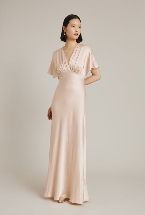 Elle Dress, Elegant Dresses Classy, Full Length Gowns, Ladies Clothing, Full Length Dress, Satin Maxi, Satin Maxi Dress, Dress Shapes, Bridesmaids Dresses