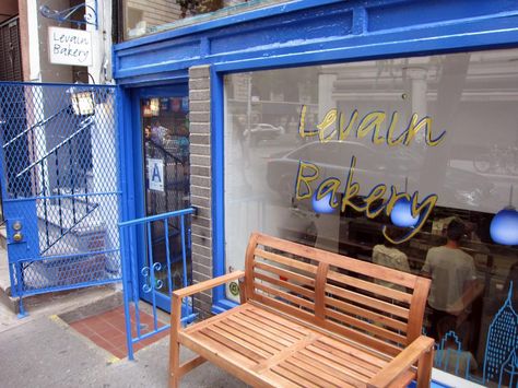 levain bakery - NY Levain Bakery Nyc, Worlds Best Cookies, Nyc Bakery, Raisin Cookie, Levain Bakery, Best Cookies, Manhattan Ny, New York City Travel, I Love Ny