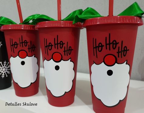 Cricut Projects Christmas, December Projects, Glassware Crafts, Cricut Monogram, Cricut Christmas Ideas, Birthday Party Treats, Christmas Cups, Starbucks Halloween, Teacher Craft