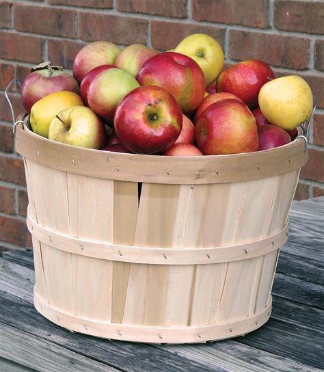 Old-Time Poplar Half Bushel Baskets Apple Basket Decor, Produce Baskets, Apple Basket, Storing Fruit, Bushel Baskets, Homestead Farm, Apple Baskets, Basket Decor, Decorative Storage Baskets