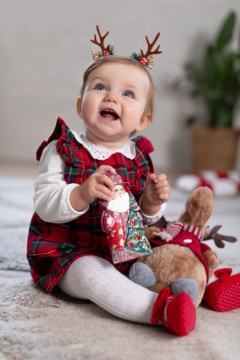 www.palinkaseva.hu Baby Girl Christmas Photoshooting Ideas, Baby Christmas Dress, Baby Christmas Photography, Christmas Baby Pictures, Mum And Baby, Christmas Dress Baby, Christmas Pregnancy