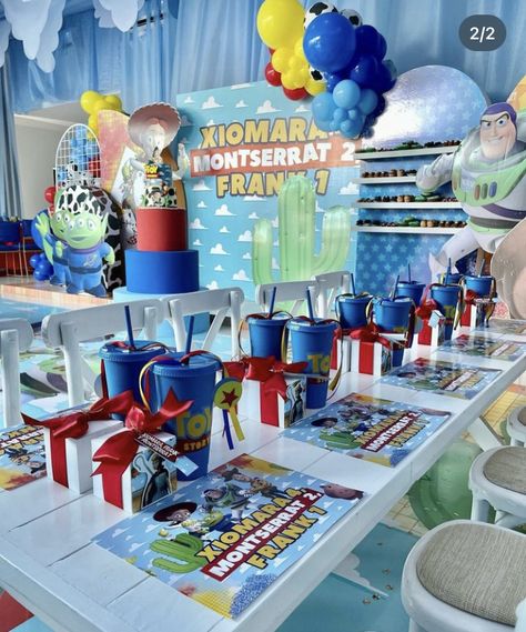 Toy Story Party Table Setting, Centros De Mesa Toy Story Ideas, Toy Story Centerpieces, Kids Party Inspiration, Toy Story Party Decorations, 2nd Birthday Party For Boys, Baby Birthday Themes, Story Birthday, Party Table Settings