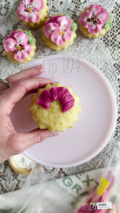 Pansy Cupcakes, Emily Hutchinson, Spring Cake, Cupcake Bouquet, Flower Cupcakes, Pansies Flowers, Pretty Food, Hutch, My Flower