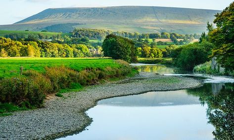 Pendle Hill, Pinery At The Hill, Park Hill Sheffield, Castle On Hill, Pierce Farm At Witch Hill, Witchcraft History, Castle Hill Ipswich, Travel Facts, Yorkshire Dales