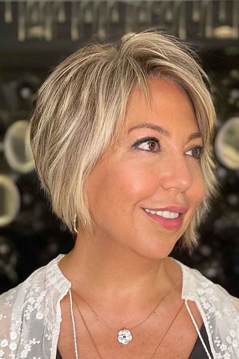 short-and-textured-bob-with-slight-side-part Short Hair With Side Fringe, Short Hair That Flips Up In Back, Womens Short Straight Hairstyles, Short Chin Length Hair Straight, Short In The Back Longer In Front Hair, Short Fine Straight Hairstyles, Short Bob For Straight Hair, Short Hairstyle Women With Bangs And Layers, Fine Straight Hair Haircuts Short