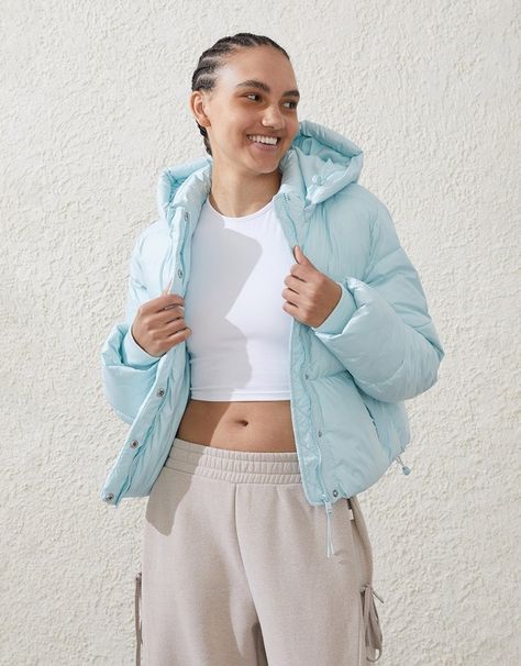 The Mother Puffer Jacket Light Blue Puffer Jacket, Bridal Slippers, Casual Denim Jeans, Blue Puffer Jacket, Blue Puffer, All Jeans, Pyjama Bottoms, Festival Looks, Shoulder Shirts