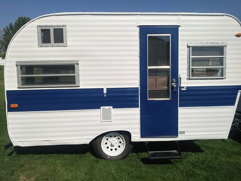 Vintage Camper Trailers For Sale - 1967 Oasis.  Extensive re-model/restoration.  Professional exterior sprayed on paint. Roof and windows all re-sealed. New tires, lights, and propane tanks  Two new propane tanks. New lights--all working great. Small Camper Trailers, Camper Trailer For Sale, Propane Tanks, Camper Trailer Remodel, Vintage Camper Remodel, Retro Caravan, Air Mattress Camping, Vintage Campers Trailers, Camper Makeover