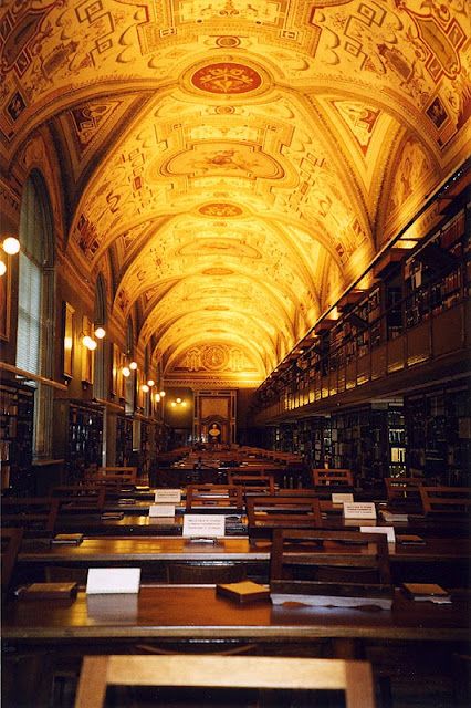 Vatican library Architecture Italy, Vatican Library, History Architecture, The Vatican, Art Art, Art History, Bookstore, Sydney Opera House, Favorite Places