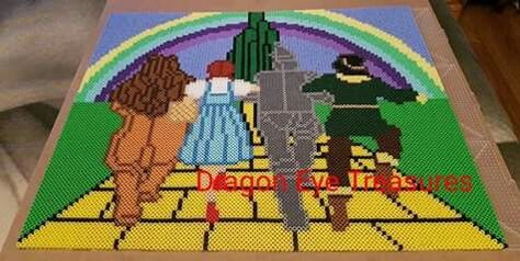 Wizard Of Oz Pixel Art, Wizard Of Oz Perler Beads, Crochet Rag Rug, Perler Crafts, Beadwork Embroidery, Beads Ideas, 1st Communion, Pixel Art Grid, The Wonderful Wizard Of Oz