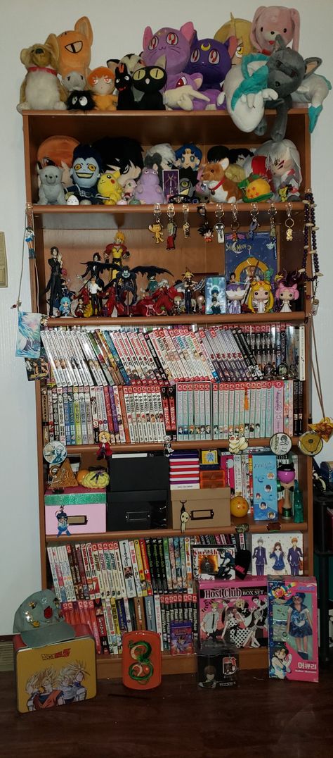 My updated shelf of manga and anime collectables as of 2/2/21. More to come as we unpack. I need a second bookshelf, LoL Pokemon Bookshelf, Manga Collection Display, Manga Collection Shelf, Anime Shelf Ideas, Anime Figure Shelf, Manga Shelf Aesthetic, Anime Bookshelf, Manga Shelf Ideas, Anime Shelves