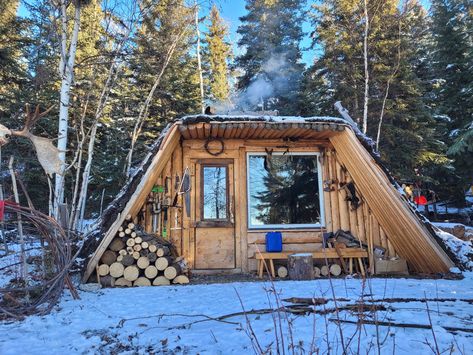 Alaska Off Grid, Small Alaskan Cabin, Alaska Architecture, Alaskan House, Alaskan Homestead, Log Sauna, Alaskan Cabin, Mini Homestead, Alaska Homestead