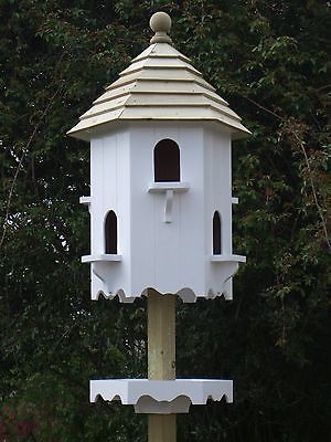 Detailsonline Heavy Duty Post Mounted Dovecote for 6prs of birds Dove House, Lead Roof, Bird Tables, Garden Birdhouses, Bird House Plans, Farm Kitchen, White Gardens, Garden Structures, Kitchen Garden