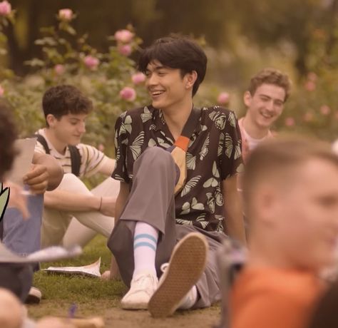 tao xu heartstopper netflix season 2 (will gao) William Gao, Will Gao, Jo Byung-gyu, Icon Pfp, White Boys, Butterfly Print, Print Shirt, Boyfriend Pictures, Serie Tv