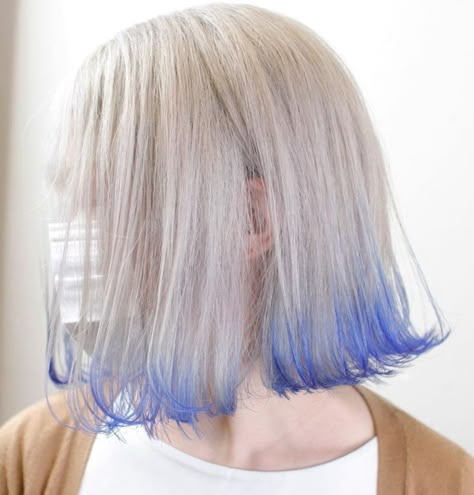 Dyed Tips, Short Scene Hair, Hair Color Streaks, Dyed Hair Inspiration, Japanese Hairstyle, Haircuts For Medium Hair, Haircut And Color, Hair Stylist Life, Dye My Hair