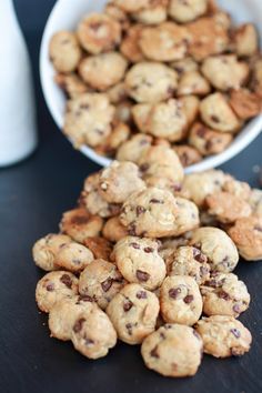 Baby Cereal Cookies:  Perfect for babies learning to self feed, no added sugar!  Great way to use leftover Infant Cereal!  1 cup Infant Single Grain Oatmeal Cereal, 2 mashed ripe bananas, 1 tsp vanilla, 1 egg, 1 tbsp butter, (optional: 1/4 cup mini chocolate chips, pictured) Mix everything together, form into tiny cookie balls on a greased baking sheet.  Bake at 350 for 7-10 minutes. Homemade Oatmeal Chocolate Chip Cookies, Cookie Crisp Cereal, Oatmeal Cereal, Homemade Cereal, Cereal Cookies, Cookie Balls, Cookie Crisp, Baby Cereal, Baby Snacks