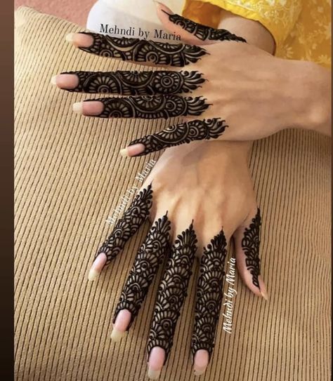 Henna Design Hand, Henna Design Simple, Finger Mehndi Style, Finger Designs, Henna Hand Designs, Finger Mehendi Designs, Henna Tattoo Design, Hand Henna Designs, Henna Hands