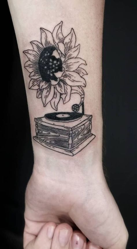 Record Player Tattoo, Tattoo Fairy, Buddha Tattoo Design, Hamsa Tattoo, Kunst Tattoos, Tattoo Trend, Inspiration Tattoos, Sunflower Tattoos, The Beauty Of Nature